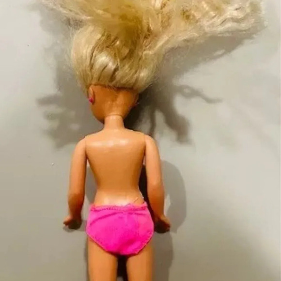 MATTEL BARBIE Stacie Doll Blond Hair Blue Eyes Yellow Dress & Pants 8" Tall Used - Picture 10 of 10